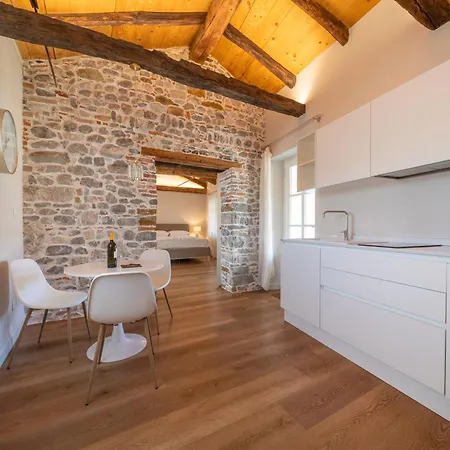 Πανσιόν Alle Mura 4*